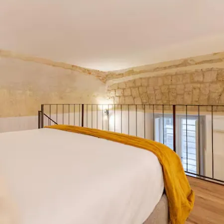 Loft Apartment *